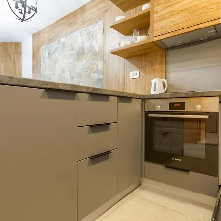 Golden Pine, A Private In Five Star Apartment *